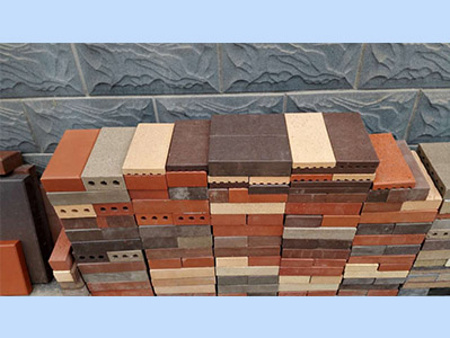 陶土烧结砖显气孔率和平均孔径对阻力系数的影响