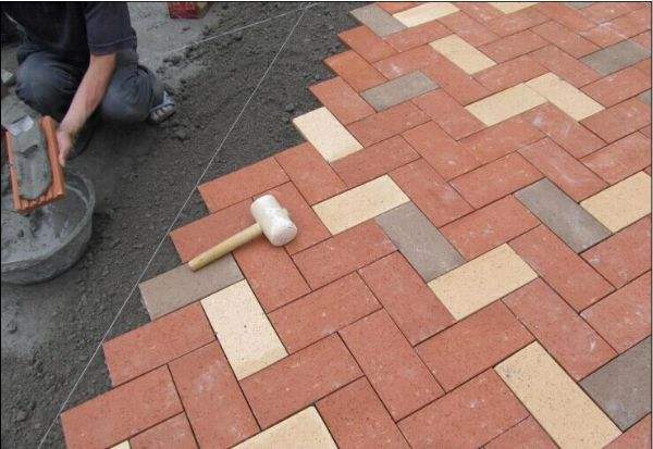 陶土砖如何防止地面硬化？